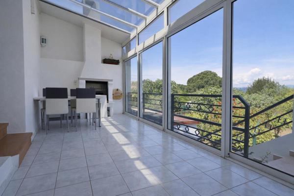 Maison Moux 8 pièce(s) 182 m2
