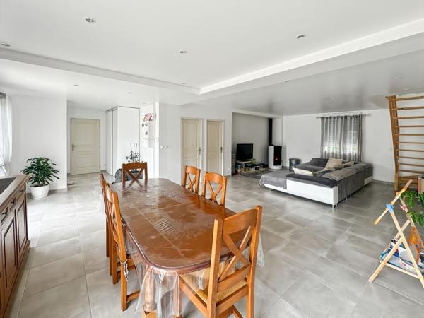 Maison moderne 4 chambres Garage