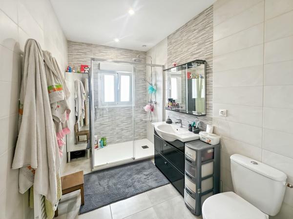 Maison moderne 4 chambres Garage