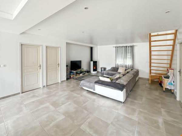 Maison moderne 4 chambres Garage