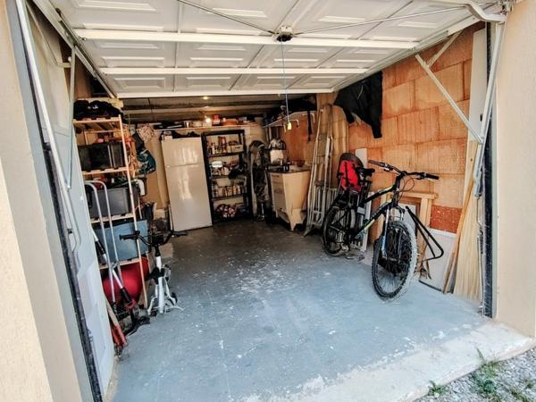 Pavillon récent 4 pièces àavec jardin à la Bastidonne