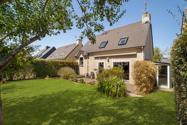 Vente
                Maison102,66 m² - 6 Pièces -
                    SAINT MALO (35400)