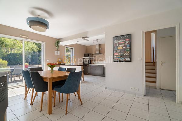 Vente
                Maison102,66 m² - 6 Pièces -
                    SAINT MALO (35400)