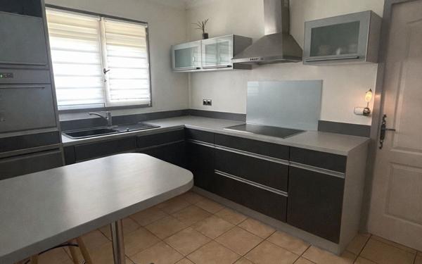 Maison à vendre    4 pièces •  Rodilhan