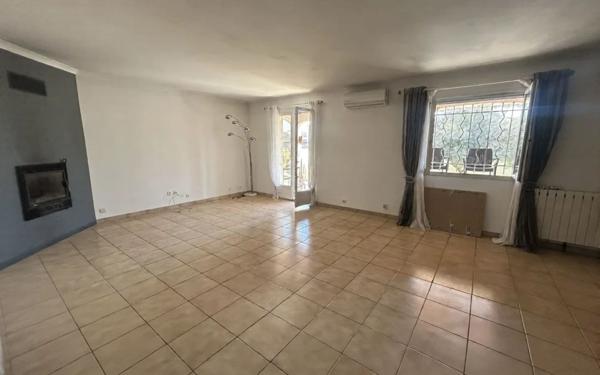 Maison à vendre    4 pièces •  Rodilhan