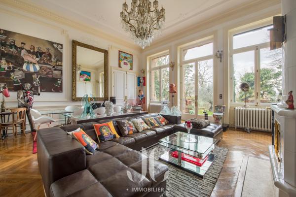 APPARTEMENT D'EXCEPTION AVEC JARDIN PRIVATIF – UNE ADRESSE CONFIDENTIELLE AU CHARME INTEMPOREL