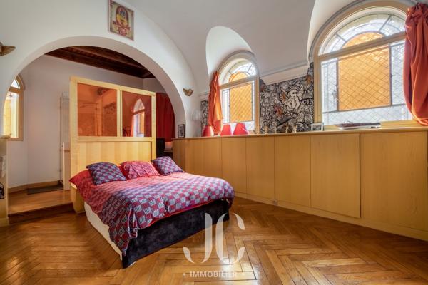 APPARTEMENT D'EXCEPTION AVEC JARDIN PRIVATIF – UNE ADRESSE CONFIDENTIELLE AU CHARME INTEMPOREL