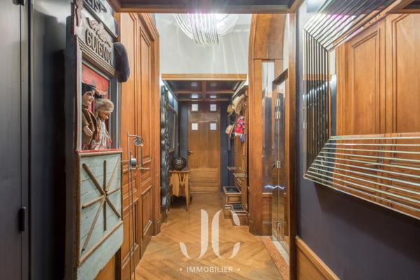 APPARTEMENT D'EXCEPTION AVEC JARDIN PRIVATIF – UNE ADRESSE CONFIDENTIELLE AU CHARME INTEMPOREL