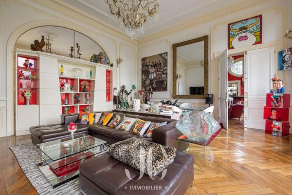 APPARTEMENT D'EXCEPTION AVEC JARDIN PRIVATIF – UNE ADRESSE CONFIDENTIELLE AU CHARME INTEMPOREL