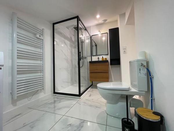 Appartement meublé 2 pièces à louer à Saint-Juéry - Parking Calme et Confort Moderne