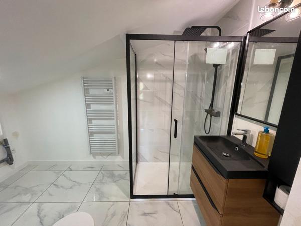 Appartement meublé 2 pièces à louer à Saint-Juéry - Parking Calme et Confort Moderne