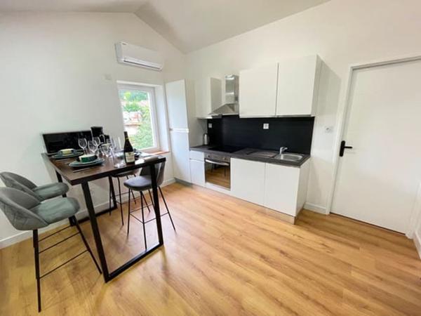 Appartement meublé 2 pièces à louer à Saint-Juéry - Parking Calme et Confort Moderne