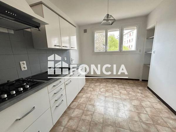 Location Appartement 2 pièces 69.95 m² - RUE JOSEPH CUSSONNEAU Angers 49100