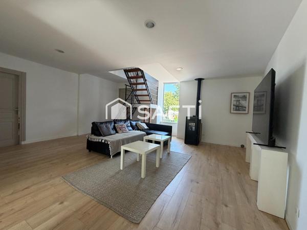 MAISON FAMILLIALE DE 120 M2, 4 CHAMBRES, EN CENTRE BOURG A SAINT ALLOUESTRE