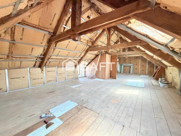 MAISON FAMILLIALE DE 120 M2, 4 CHAMBRES, EN CENTRE BOURG A SAINT ALLOUESTRE