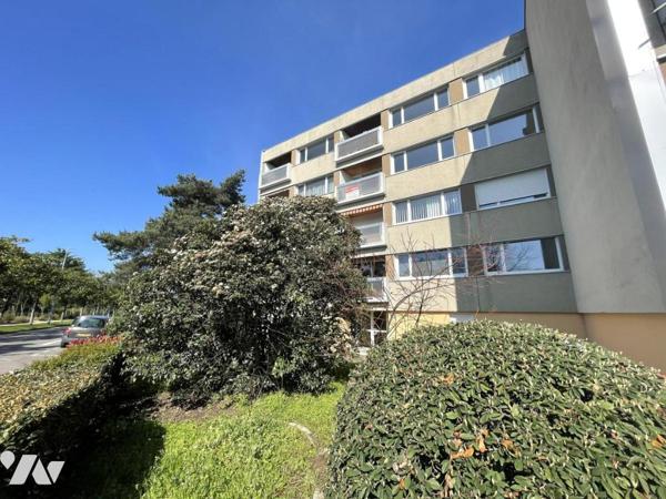 A VENDRE - REZE - Mahaudieres - Au 2ème étage - appartement T3 d'env 58.74m² avec balcon et garage