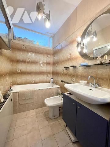 A VENDRE - REZE - Mahaudieres - Au 2ème étage - appartement T3 d'env 58.74m² avec balcon et garage