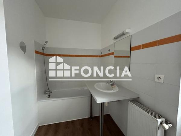 Location Appartement 3 pièces 62.18 m² - 61 RUE CHABRAN Cavaillon 84300