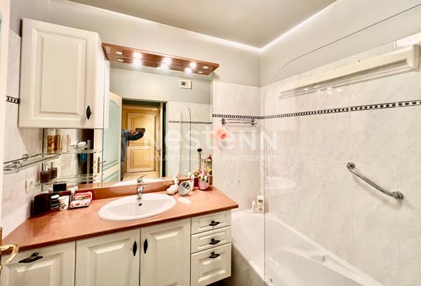 Appartement Saint Raphael 3 pièce(s) 74 m2 en rez de jardin residence avec piscine