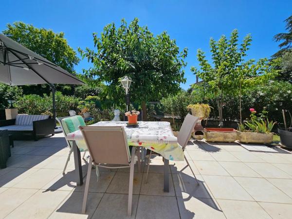 Maison Agen plain pied 5 pièce(s) 110 m², 4 chambres, sous sol, double garage, hangar, piscine, Jardin