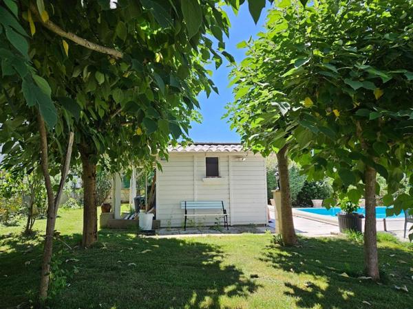 Maison Agen plain pied 5 pièce(s) 110 m², 4 chambres, sous sol, double garage, hangar, piscine, Jardin