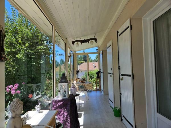 Maison Agen plain pied 5 pièce(s) 110 m², 4 chambres, sous sol, double garage, hangar, piscine, Jardin