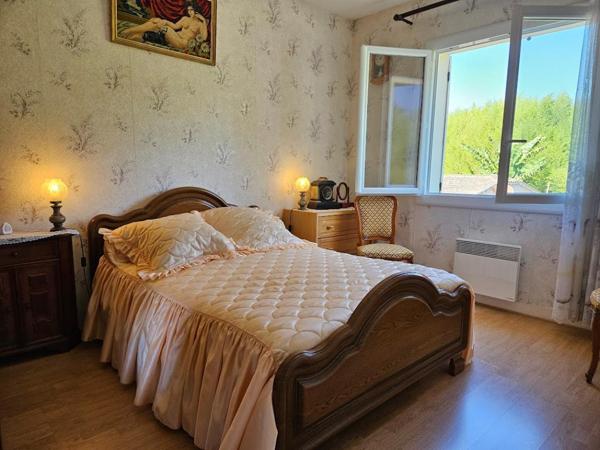 Maison Agen plain pied 5 pièce(s) 110 m², 4 chambres, sous sol, double garage, hangar, piscine, Jardin