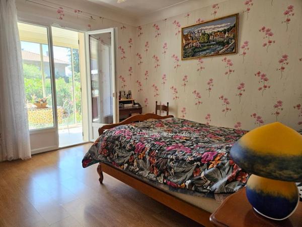 Maison Agen plain pied 5 pièce(s) 110 m², 4 chambres, sous sol, double garage, hangar, piscine, Jardin