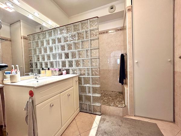 Appartement 3 pièce(s) la valette RDC rez de jardin