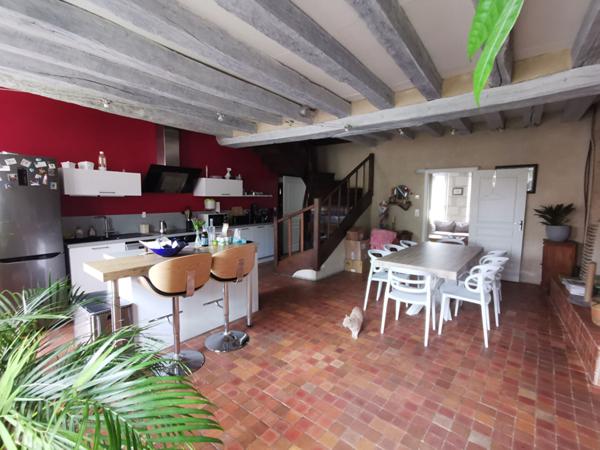 Centre ville de LA FLECHE, maison 6 pièce à Vendre avec Jardinet, cave et dépendance