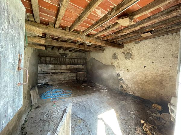 Marolles - Longère de 140 m² à rénover avec grange - 378 m² de terrain