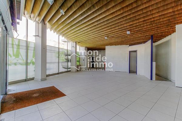 Local commercial 148m2 centre-ville