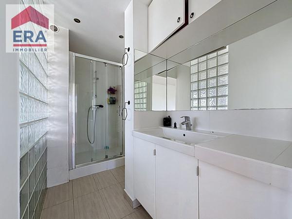 A VENDRE - 3 PIECES 63m² - DERNER ETAGE