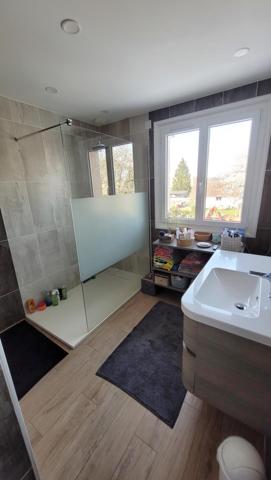 Villa d'exception 203m2, 5chambres, parc arboré et clos de 6897m2, 2 hangards de 130m2