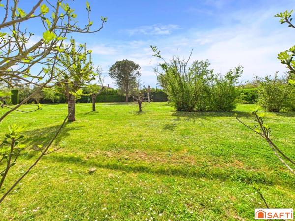 Magnifique Terrain Plat Viabilisé et Arboré de 851m2 !!!