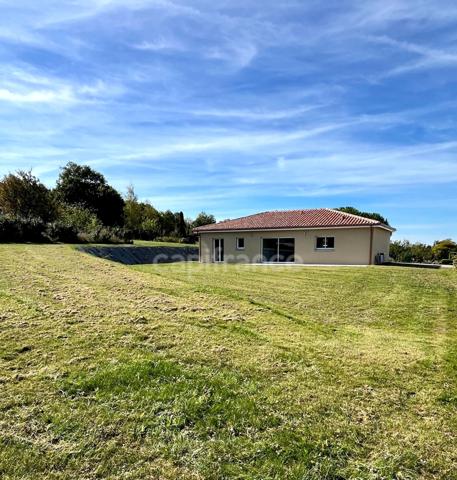 Villa neuve de 100 m2, 3 chambres, sur terrain de 1945 m2, dans un joli petit village à 8 km de FLEURANCE (32)