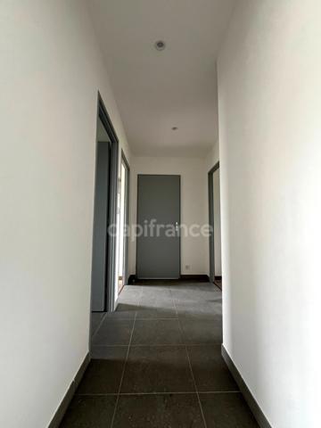 Villa neuve de 100 m2, 3 chambres, sur terrain de 1945 m2, dans un joli petit village à 8 km de FLEURANCE (32)