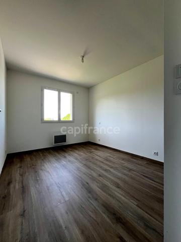 Villa neuve de 100 m2, 3 chambres, sur terrain de 1945 m2, dans un joli petit village à 8 km de FLEURANCE (32)