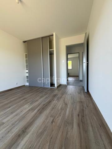 Villa neuve de 100 m2, 3 chambres, sur terrain de 1945 m2, dans un joli petit village à 8 km de FLEURANCE (32)