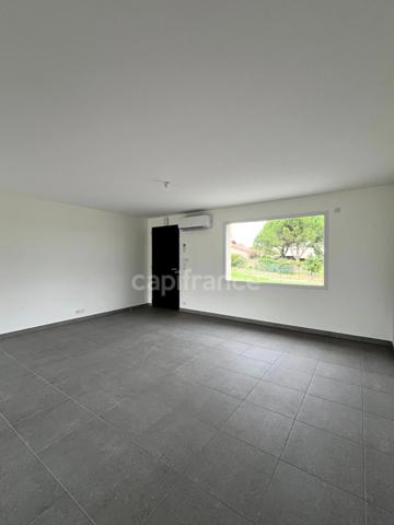 Villa neuve de 100 m2, 3 chambres, sur terrain de 1945 m2, dans un joli petit village à 8 km de FLEURANCE (32)