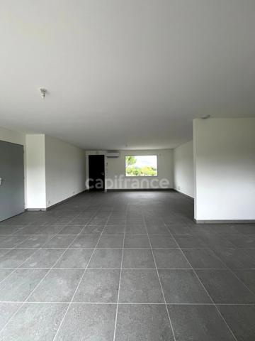 Villa neuve de 100 m2, 3 chambres, sur terrain de 1945 m2, dans un joli petit village à 8 km de FLEURANCE (32)