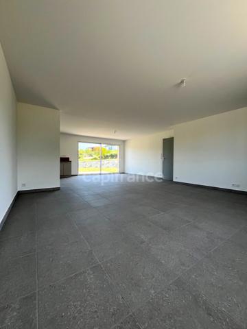 Villa neuve de 100 m2, 3 chambres, sur terrain de 1945 m2, dans un joli petit village à 8 km de FLEURANCE (32)