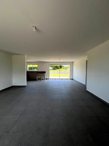 Villa neuve de 100 m2, 3 chambres, sur terrain de 1945 m2, dans un joli petit village à 8 km de FLEURANCE (32)