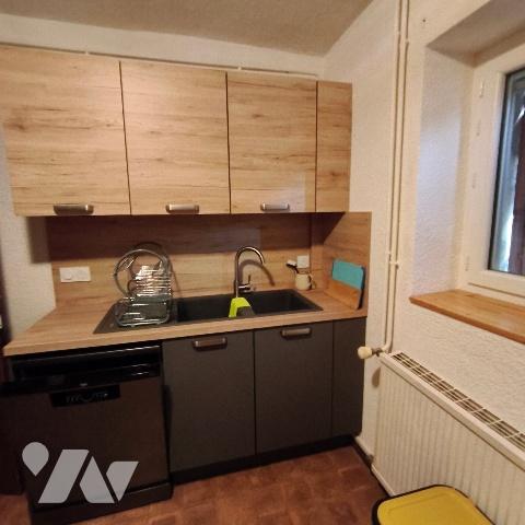 Saint-Etienne-en-Dévoluy - À proximité du village - Maison en pierre sur terrain de 941 m²...