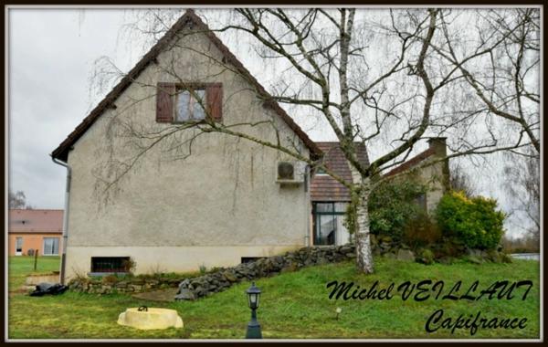 Dpt Allier (03), à vendre TREVOL maison P9 de 193 m² - Terrain de 2 505,00 m²