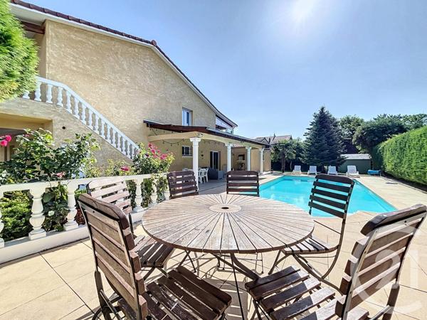 Maison à vendre  6 pièces - 236,10 m2 RIOM - 63