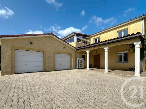 Maison à vendre  6 pièces - 236,10 m2 RIOM - 63