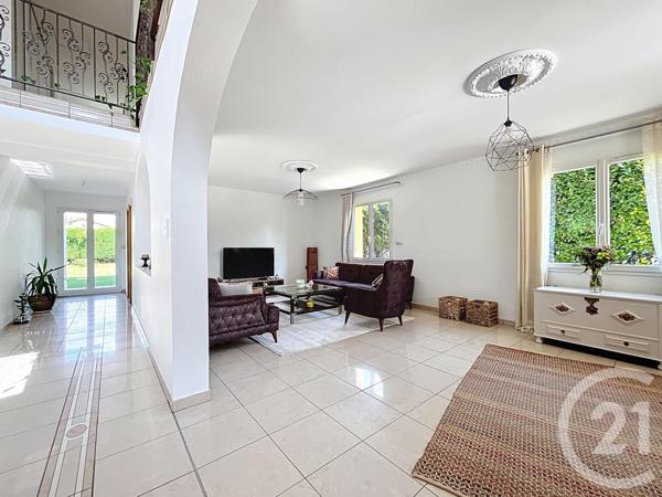 Maison à vendre  6 pièces - 236,10 m2 RIOM - 63