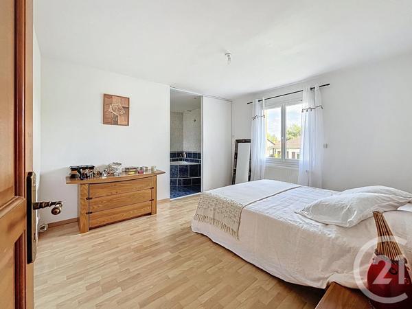 Maison à vendre  6 pièces - 236,10 m2 RIOM - 63