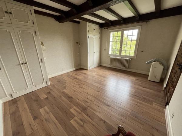 Maison à vendre |                                       Biganos |                                        5 pièces  |  210 m²